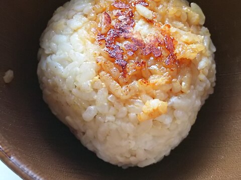 炒飯の余り物アレンジ！醤油で焼おにぎり